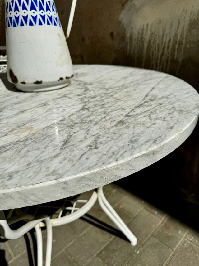 Mesa marmol y hierro vintage. Años 70