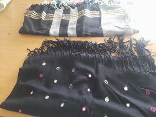 2 Sciarpe  !!! 20 euro 1 pezzo