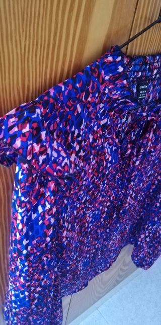 Blusa estampada Shein, talla M