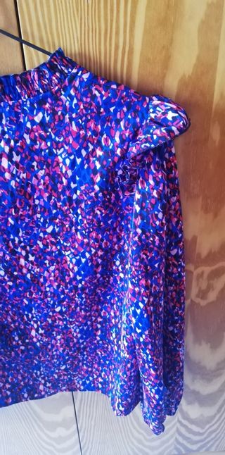 Blusa estampada Shein, talla M