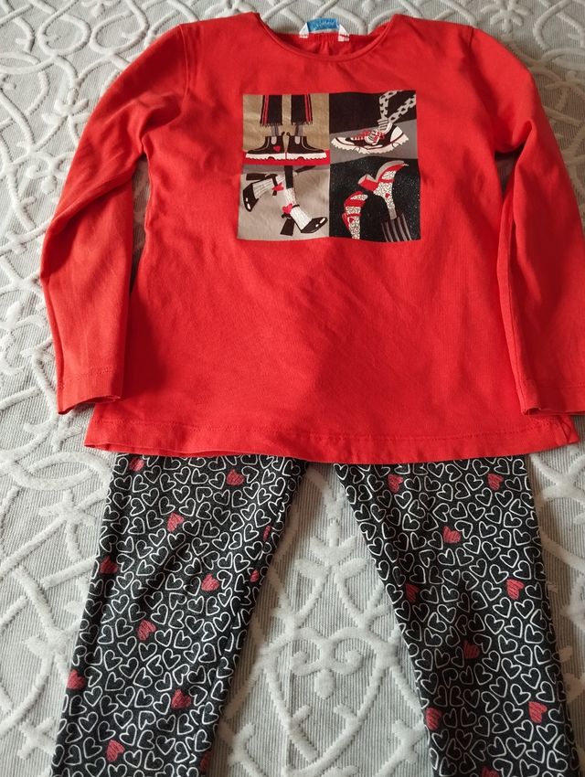 Conjunto pantalón y camiseta