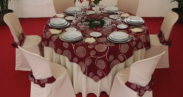 Cubre mantel Espiral Tinto