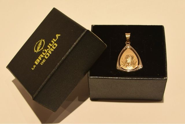 COLGANTE VIRGEN NIÑA DE ORO 18K/3.1Gr