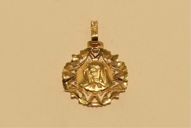 COLGANTE VIRGEN NIÑA DE ORO 18K/1.8Gr