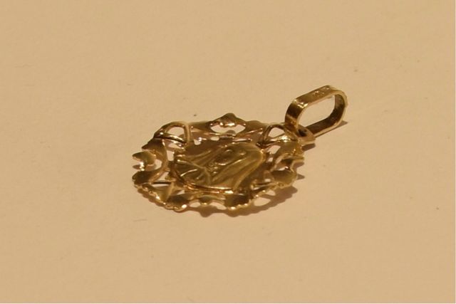 COLGANTE VIRGEN NIÑA DE ORO 18K/1.8Gr