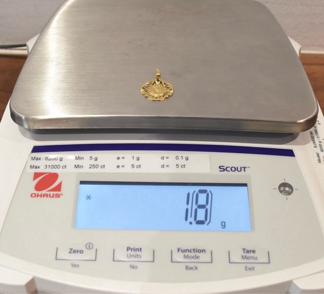 COLGANTE VIRGEN NIÑA DE ORO 18K/1.8Gr