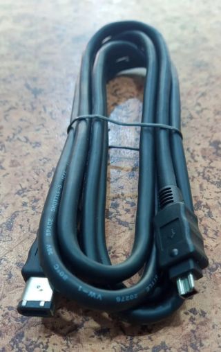 Tarjeta PCI IEEE 1394 Conceptronic y cable