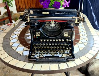 MAQUINA ESCRIBIR HISPANO OLIVETTI HO M40
