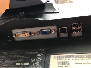 Monitor Dell UltraSharp 1905FP usato