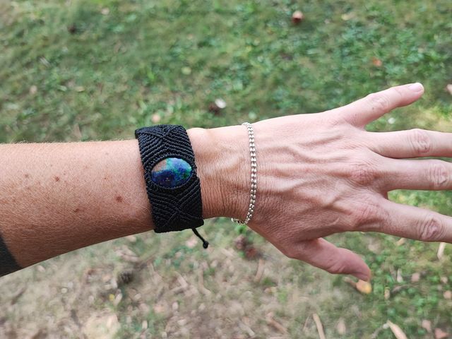 Bracciale in macrame con azzurrite