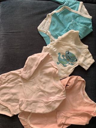 Bebe reborn + ropa para el bebe