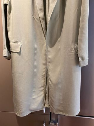 Chaqueta tipo gabardina Zara talla S