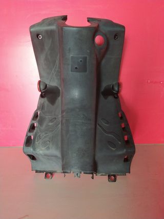 -Peugeot Speedfight. Contrascudo