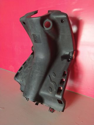 -Peugeot Speedfight. Contrascudo