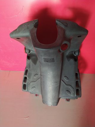 -Peugeot Speedfight. Contrascudo