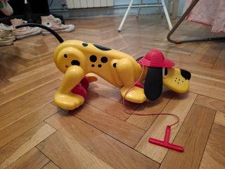Juguete de perro andador