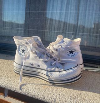Converse blancas de bota con plataforma