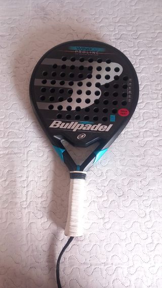 2 raquetas de pádel y 1 de tenis