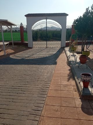 Chalets en venta con mucho terreno, semiurbano