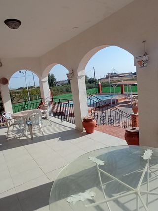 Chalets en venta con mucho terreno, semiurbano