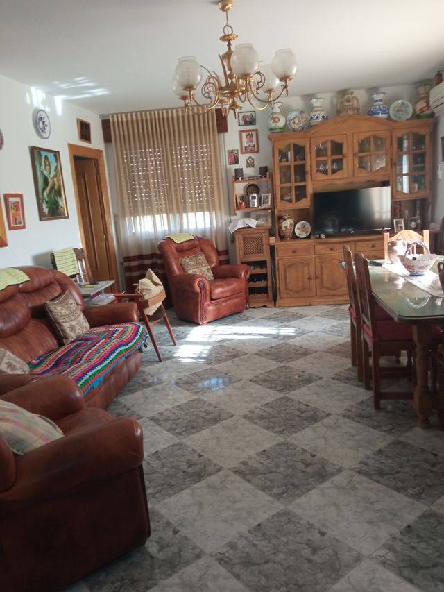 Chalets en venta con mucho terreno, semiurbano