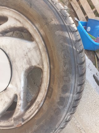 NEUMATICO + LLANTA 4 TORNILLOS