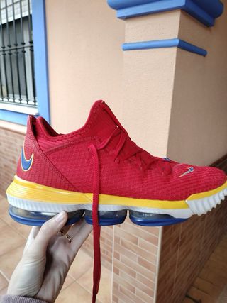 Zapatillas baloncesto Lebron 16 Low Superbron