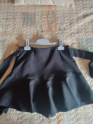 Falda corta Zara negra