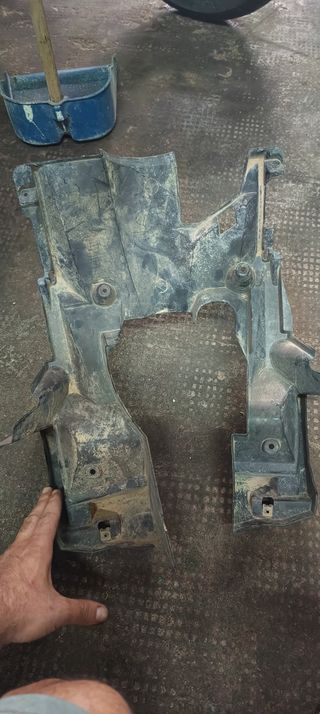 Tapa frontal interior aerox