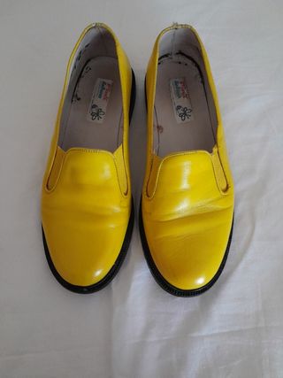 Zapatos amarillos moro