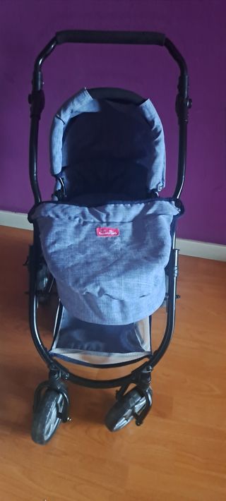 Carrito de bebé juguete