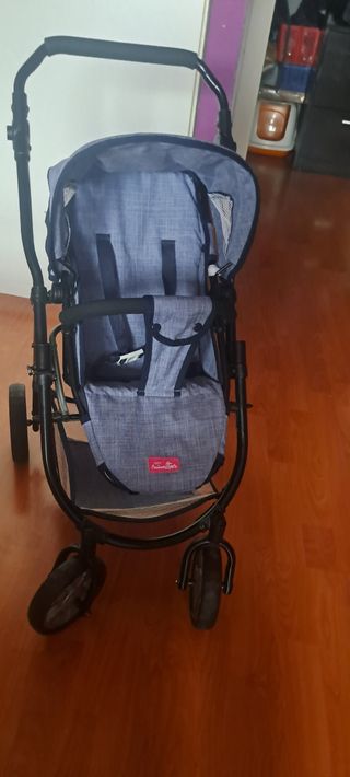 Carrito de bebé juguete