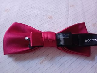 Pajarita nueva a estrenar C&A roja
