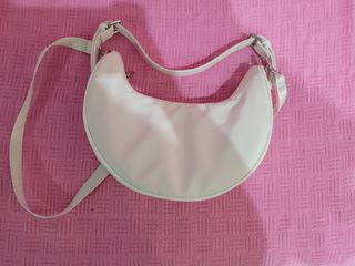 Bolso Stradivarius blanco