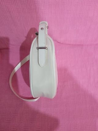 Bolso Stradivarius blanco