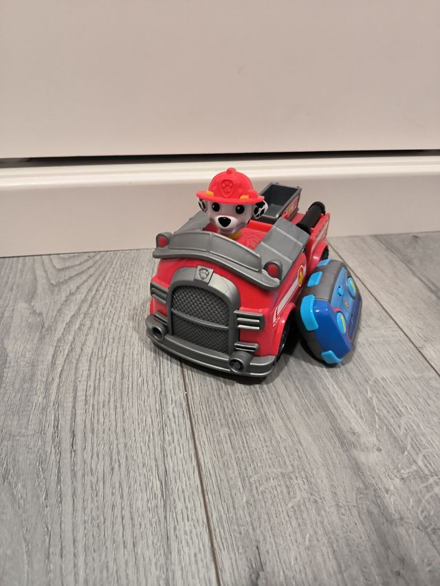 Coche teledirigido patrulla