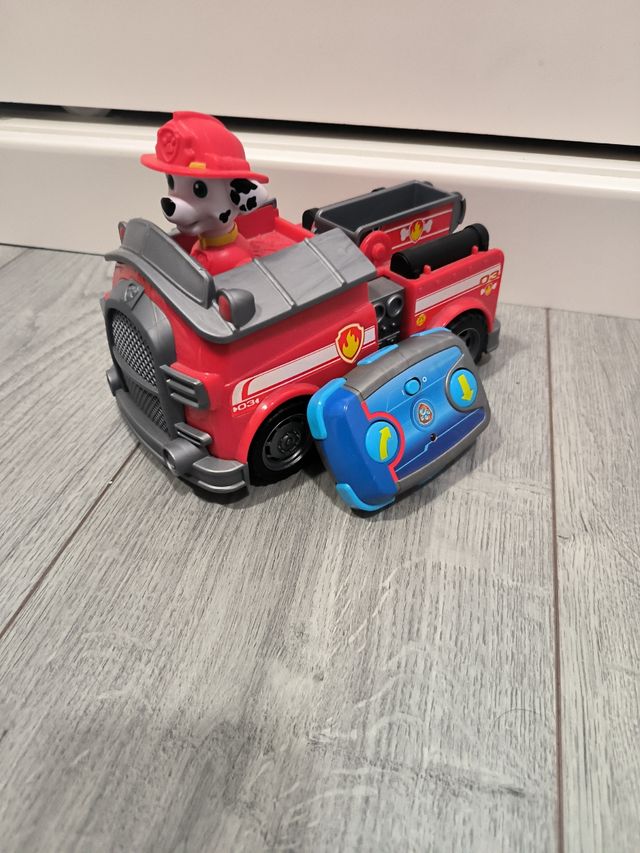 Coche teledirigido patrulla