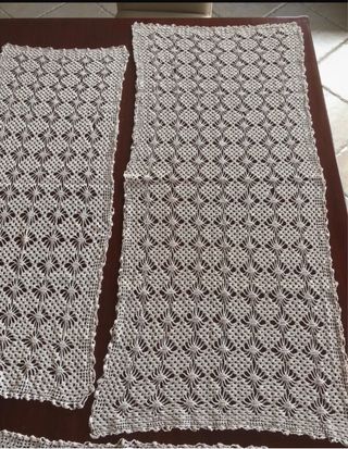 Set centrini beige  fatti a mano