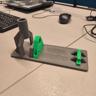 Grinder Tool per pulire batterie 18650 Dremel