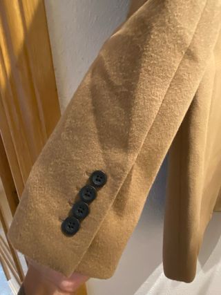 Abrigo marca Guess hombre