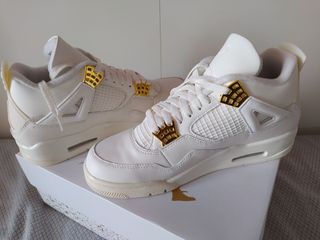 ZAPATILLAS NIKE AIR JORDAN 4 RETRO en dorado metalizado de segunda mano por  255 EUR en Firenze en WALLAPOP