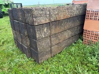 Traviesas de madera de tren