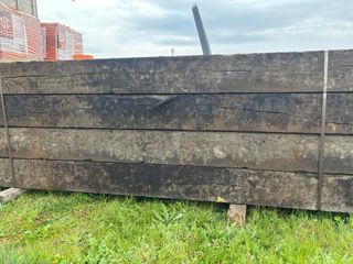 Traviesas de madera de tren