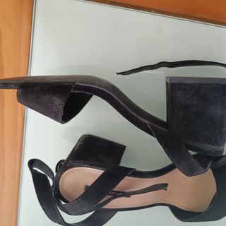 Sandalias tacón bajo