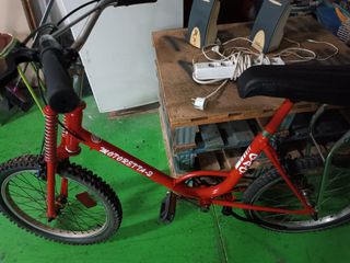 Bicicleta antigua restaurada 