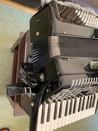 Acordeon Estrella de 30/40 bajos