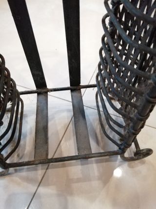 suporte para cd , rustico  , ler anuncio