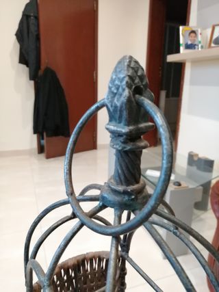 suporte para cd , rustico  , ler anuncio