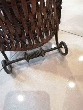 suporte para cd , rustico  , ler anuncio