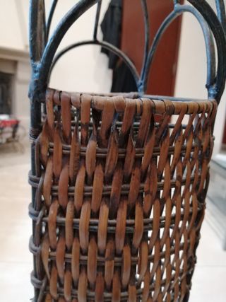 suporte para cd , rustico  , ler anuncio